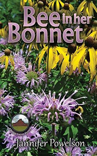 Imagen de archivo de Bee in her Bonnet (Nature Station Mystery) a la venta por Books From California