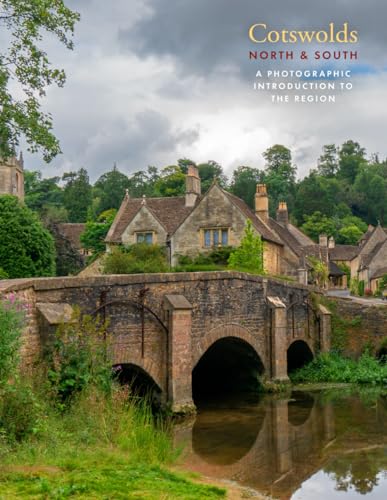 Beispielbild fr Cotswolds North & South: A Photographic Tour for Planning Visits Real and Imagined (Tracy Sabin's North & South Photo Books) zum Verkauf von GF Books, Inc.