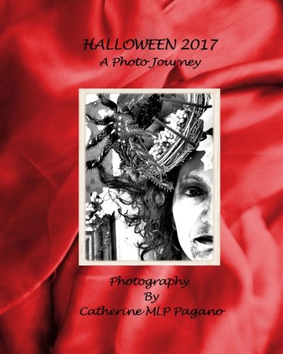 Imagen de archivo de Halloween 2017: A Photo Journey a la venta por Revaluation Books