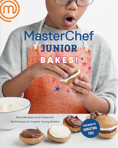 Imagen de archivo de MasterChef Junior Bakes!: Bold Recipes and Essential Techniques to Inspire Young Bakers a la venta por WorldofBooks