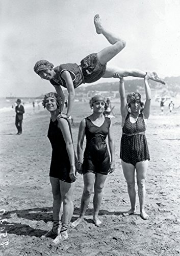 Imagen de archivo de Carnet LignT Groupe de Girls, Deauville, 1919 (Bnf Portraits) (French Edition) a la venta por Lakeside Books