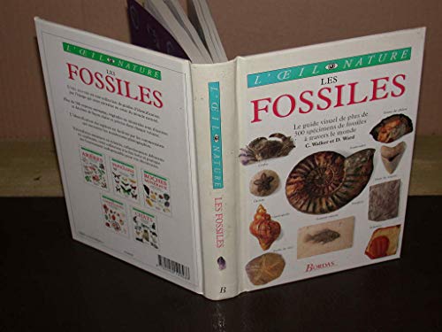 Imagen de archivo de Les Fossiles a la venta por RECYCLIVRE