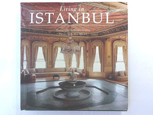 Imagen de archivo de Living in Istanbul (Living in. Series) a la venta por WorldofBooks