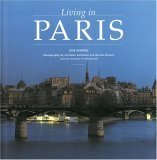 Imagen de archivo de Living In Paris a la venta por Cheryl's Books