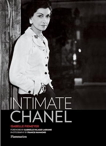 Beispielbild fr Intimate Chanel zum Verkauf von BooksRun