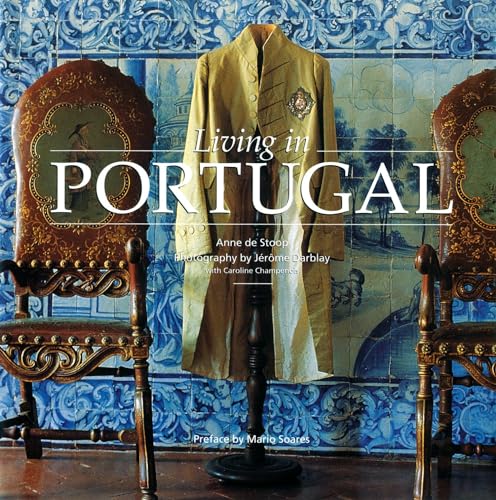 9782080304858: Living in Portugal (Living in..... Series)