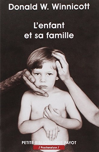 Imagen de archivo de L'enfant Et Sa Famille a la venta por RECYCLIVRE