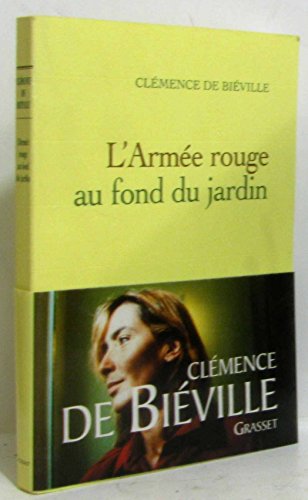 Imagen de archivo de L'arme rouge au fond du jardin a la venta por Librairie Th  la page