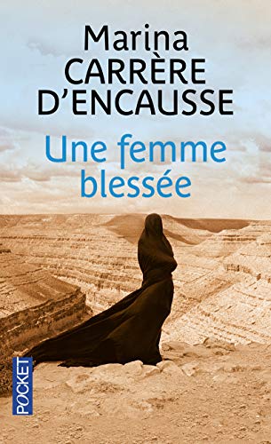 Imagen de archivo de Une femme blesse a la venta por Librairie Th  la page