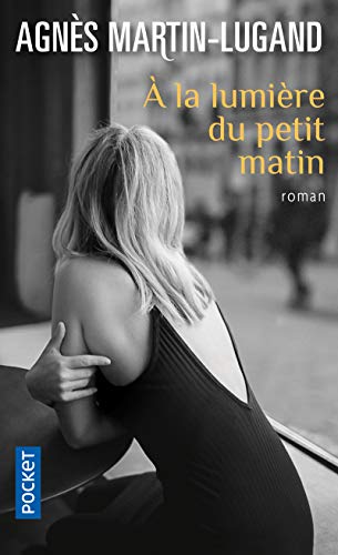 Beispielbild fr A la lumire du petit matin zum Verkauf von Librairie Th  la page