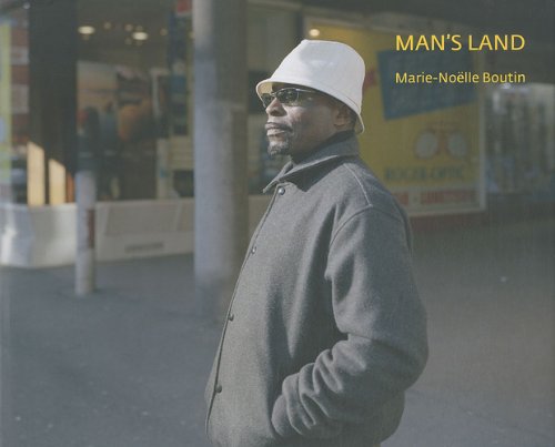 Imagen de archivo de Man's land a la venta por Ammareal