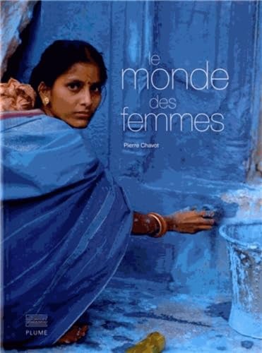 Imagen de archivo de Le monde des femmes a la venta por Ammareal