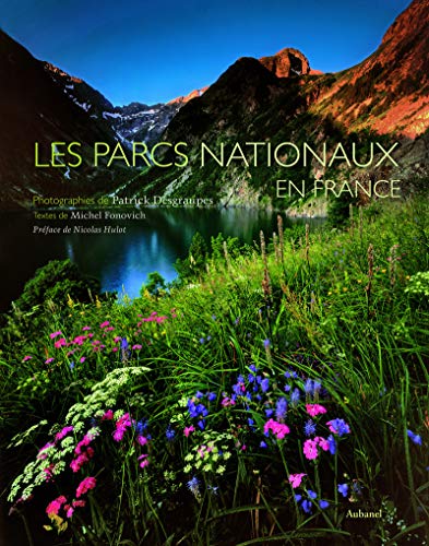 Beispielbild fr Les Parcs Nationaux En France zum Verkauf von RECYCLIVRE