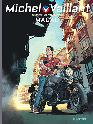 Stock image for Michel Vaillant - Saison 2 - Tome 7 - Macao Lapire Denis; Graton Philippe et Benteau for sale by Au bon livre