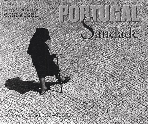 Beispielbild fr Portugal Saudade : Hommage  Jean Dieuzaide Et Vieira Da Silva zum Verkauf von RECYCLIVRE
