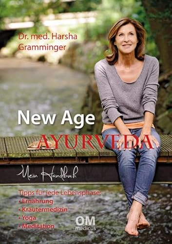 Beispielbild fr New Age Ayurveda - Mein Handbuch: Tipps fr jede Lebensphase: Ernhrung, Krutermedizin, Yoga, Meditation zum Verkauf von medimops