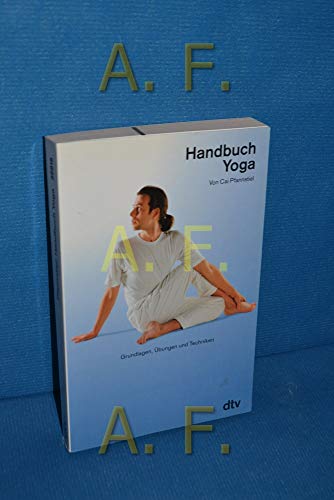 Imagen de archivo de Handbuch Yoga : Grundlagen, bungen und Techniken. Mit Fotos von Margret Uhrmeister. a la venta por Antiquariat KAMAS