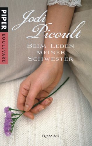 Stock image for Beim Leben meiner Schwester von Jodi Picoult (Autor), Ulrike Wasel (bersetzer), Klaus Timmermann In ihrer frhesten Erinnerung ist Anna Fitzgerald drei Jahre alt und versucht ihre Schwester Kate umzubringen. Sie ist in ihr Schlafzimmer geschlichen und hat ihr das Kopfkissen ber das Gesicht gelegt. Dann kam ihr Vater Brian ins Zimmer und hat sie gerettet. Das", hat der Vater damals gesagt, ist nie passiert!". Aber es ist passiert, damals, vor fast genau zehn Jahren, und Anna erinnert sich mit einer Deutlichkeit daran, dass sie jedes Mal fast erschrickt. Nun ist sie Dreizehn, und wieder dabei, ihre Schwester umzubringen. Denn Kate ist unheilbar an Leukmie erkrankt, und Anna ist einzig dazu da, so scheint es ihr zumindest, ihr Knochenmark zu spenden. Wie viele Operationen sie schon ber sich hat ergehen lassen, wei das Mdchen gar nicht mehr, und immer wieder ist sie sich ein wenig mehr als menschliches Ersatzteillager vorgekommen. Trotzdem ist ihr der Entschluss, sich zu verweigern for sale by BUCHSERVICE / ANTIQUARIAT Lars Lutzer