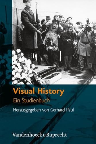 Stock image for Visual History. Ein Studienbuch von Gerhard Paul (Herausgeber) Bilder schreiben Geschichte Von der Historischen Bildkunde zur Visual History - das Studienbuch zu den Themen, Fragestellungen und Methoden der historiographischen Beschftigung mit Bildern. Dass Bilder nicht nur Geschichte machen, sondern auch Geschichte schreiben, beschftigt immer strker die historische Fachwissenschaft. Als visual turn wird dieser Bedeutungswandel seit einiger Zeit beschrieben und in seinen Auswirkungen auf die Arbeit von Historikern diskutiert. Bilder beeinflussen die Interpretation historischer Ereignisse: Wie sehr ist unser Geschichtsbild der NS-Vernichtungspolitik geprgt vom Foto des Torhauses von Auschwitz und seiner Interpretation als "Tor zur Hlle", obwohl es doch als "Tor aus der Hlle" aus dem Innern des Lagers fotografiert wurde? Welche Bedeutung hat das Bild der "mushroom cloud" fr unsere Wahrnehmung des Bedrohungspotenzials nuklearer Wettrstung? Wie die Erkenntnisinteressen, Themen, Arb for sale by BUCHSERVICE / ANTIQUARIAT Lars Lutzer