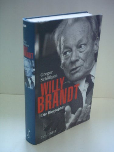 Beispielbild fr Willy Brandt. Die Biographie. Mit einem Personenregister. zum Verkauf von BOUQUINIST