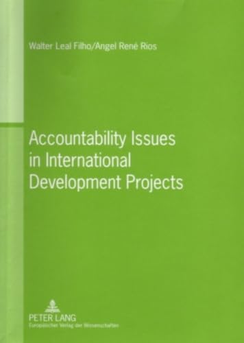 9783631541715: Accountability Issues in International Development Projects