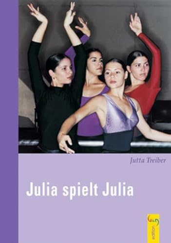 Beispielbild fr Julia spielt Julia zum Verkauf von medimops