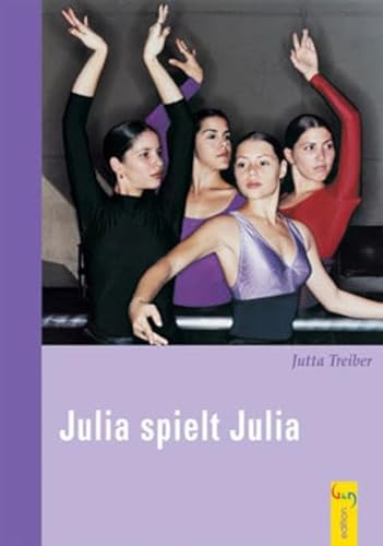 Stock image for Julia spielt Julia for sale by medimops