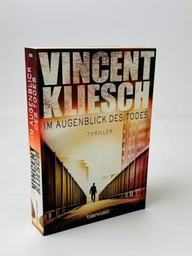 9783734100543: Im Augenblick des Todes: Thriller