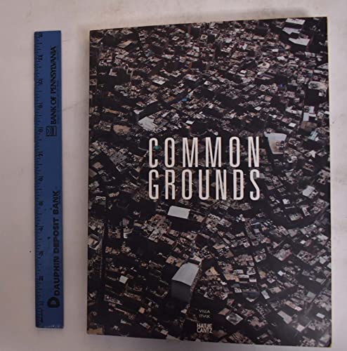 Imagen de archivo de Common Grounds a la venta por Open Books
