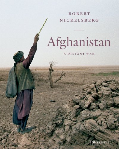 9783791348650: Robert Nickelsberg Afghanistan A Distant War /anglais