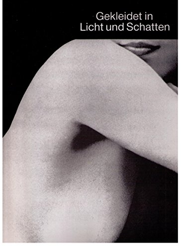 Beispielbild fr Gekleidet in Licht und Schatten - Russische Aktphotographie 1970 - 1990 zum Verkauf von Kunst und Schund