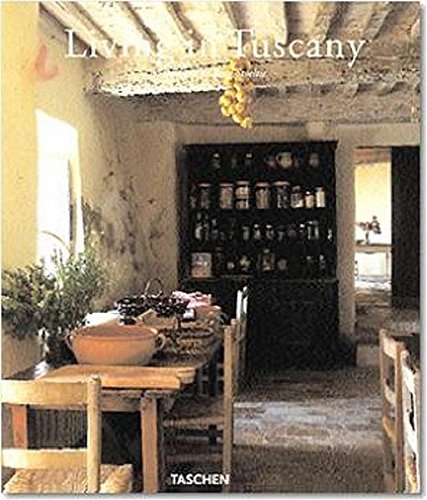 Imagen de archivo de Living in Tuscany a la venta por HPB-Emerald