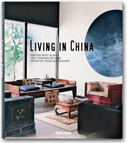 Beispielbild fr Living in China zum Verkauf von Hennessey + Ingalls
