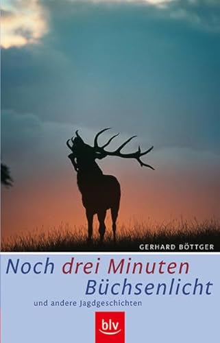 Stock image for Noch drei Minuten Bchsenlicht [Gebundene Ausgabe] von Gerhard Bttger Wohltuend bescheiden kommt der niederschsische Jger Gerhard Bttger daher - und wei doch so mitreiend zu erzhlen, wenn ihn die Erinnerung an vielfltige Waidmannsfreuden in 66 heimatlichen wie stlichen Revieren einholt. Aus eben diesem reichen Schatz der Erinnerung lsst er das Wild, die Landschaft und nicht minder die ihn begleitenden oder begegnenden Menschen durch seinen Wortschatz so lebendig werden, dass der Leser glaubt, mitten im Geschehen dabei zu sein. Nach Rekordtrophen oder Zahlenrekorden strebt Bttger nicht, aber das merkt jeder Aufmerksame schon nach wenigen Zeilen der Lektre von Noch drei Minuten Bchsenlicht. Neben einigen Jagderlebnissen in der norddeutschen Tiefebene von der Lneburger Heide bis zur Schorfheide stehen Jagdreisen in alle drei baltischen Lnder an. Trotz aller widriger Formalitten an den Grenzen, die Bttger schmunzelnd kommentiert und in die sich so mancher Leser aus eigene for sale by BUCHSERVICE / ANTIQUARIAT Lars Lutzer