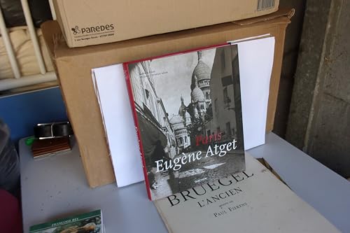 Imagen de archivo de Atget: Paris a la venta por Books Unplugged