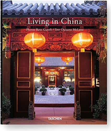 Beispielbild fr Living in China zum Verkauf von WorldofBooks