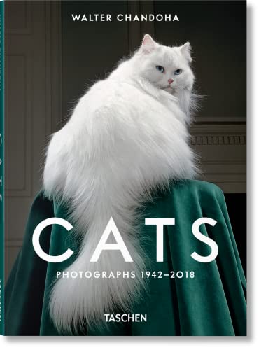 Beispielbild fr Cats: Photographs 1942-2018 zum Verkauf von GF Books, Inc.