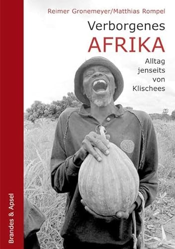 Imagen de archivo de Verborgenes Afrika: Alltag jenseits von Klischees a la venta por medimops