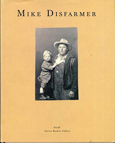 Imagen de archivo de Mike Disfarmer: Original Disfarmer Photographs a la venta por GF Books, Inc.