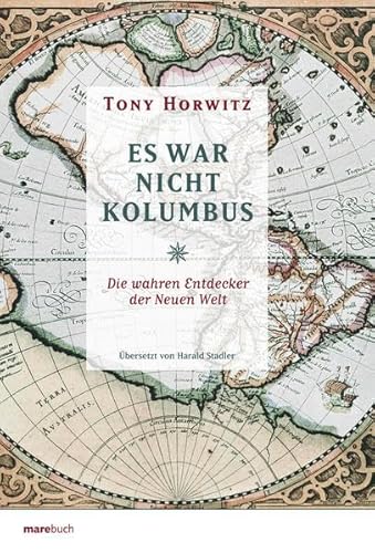 Es war nicht Kolumbus : die wahren Entdecker der Neuen Welt. Als er bei einer sommerlichen Fahrt durch New England auf den berühmten Plymouth-Felsen stößt, macht Tony Horwitz eine erschütternde Entdeckung. Der Fels, der an die Landung der Pilgerväter im Jahr 1620 erinnert, ist mickrig und sieht aus wie eine versteinerte Kartoffel. Noch schlimmer: Der Historiker muss feststellen, dass in seinem Geschichtswissen eine riesige Lücke klafft ? was war eigentlich in den Jahren zwischen Kolumbus? Fahrt von 1492 und der Ankunft der Pilgerväter im Jahre 16-irgendwas? Und war Kolumbus tatsächlich der Erste? Horwitz bricht auf zu einer einzigartigen Reise und sucht die Spuren der zahllosen Europäer ? Wikinger, spanische Konquistadoren, maurische Sklaven, Franzosen, Portugiesen ?, die lange vor den Pilgervätern den Atlantik überquerten. Mit dem scharfen und neugierigen Blick des Entdeckers, historischem Sachverstand und großem Humor schildert Horwitz die Stationen seiner faszinierenden Reise, schlä - Horwitz, Tony