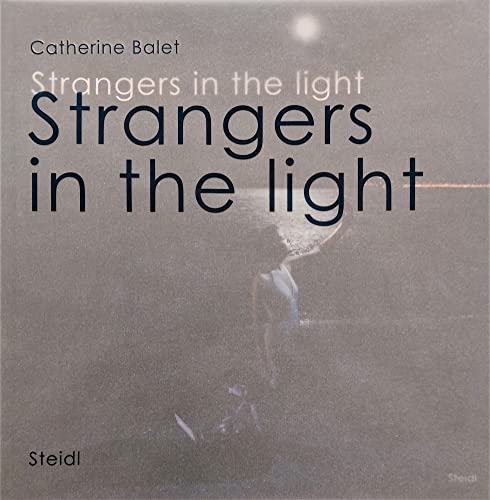 9783869302850: Strangers in the light