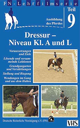 Beispielbild fr Ausbildung des Pferdes - Dressur Niveau Kl. A und L, 1 Videocassette [VHS] zum Verkauf von medimops