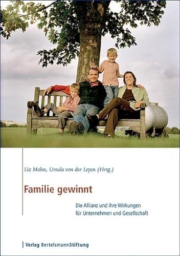 Stock image for Familie gewinnt - Die Allianz und ihre Wirkungen fr Unternehmen und Gesellschaft for sale by Antiquariat Leon Rterbories