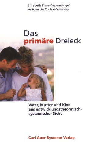 Beispielbild fr Das primre Dreieck Vater, Mutter und Kind aus entwicklungstheoretisch-systemischer Sicht Medizin Pharmazie Klinik Praxis Psychiatrie Psychotherapie Eltern-Kind-Beziehung Entwicklungspsychologie Erziehung Familie Psychologe Angewandte Psychologie Elisabeth Fivaz-Depeursinge (Autor), Antoinette Corboz-Warnery Die Strke des Buches ist der unprtentise, ressourcenorientierte und im besten Sinne wissenschatlich serise Stil der Autorinnen. Ein Forschungsbericht, wie er in dieser Art selten zu finden ist. Im Zentrum unserer intimen Beziehungen steht die affektive Kommunikation, die intuitive, emotionale und oft unbewusste Interaktion mit dem Gegenber. Das "primre Dreieck" aus Vater, Mutter und Kind ist die natrliche Einheit, in der solche Beziehungen begrndet werden. Dieses Buch geht der Frage nach, wie eine Familie affektive Kommunikation entwickelt. Mithilfe einer ausgeklgelten Videodokumentation analysieren die beiden Forscherinnen spielende Familien in verschiedenen Konfiguration zum Verkauf von BUCHSERVICE / ANTIQUARIAT Lars Lutzer