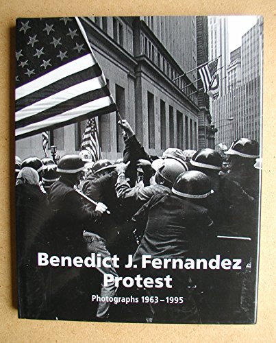 Imagen de archivo de Protest: Photographs 1963-1995 a la venta por Tornbooks