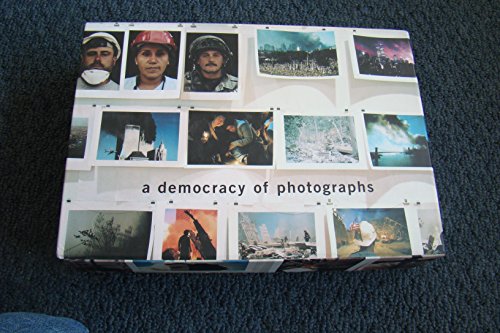 9783908247661: Here is New-York a Democracy of Photographs: A democracy of photographs +special price+ (E)