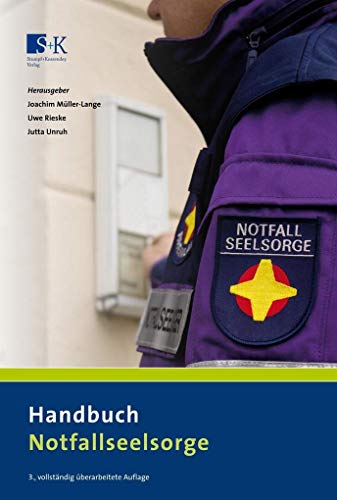 Stock image for Handbuch Notfallseelsorge Ausnahmesituation Katastrophenschutz Notfallseelsorge PSNV Psychische Erste Hilfe Notfallbegleitung Feuerwehrseelsorge Seelsorgekonzepte Rettungsdienst Akutmedizin Joachim Mller-Lange (Herausgeber), Uwe Rieske (Herausgeber), Jutta Unruh (Herausgeber) Ausnahmesituation Katastrophenschutz Notfallseelsorge PSNV Psychische Erste Hilfe Geisteswissenschaften Religion Theologie Notfallseelsorge ist Seelsorge in belastenden Situationen. Die vollstndig berarbeitete Neuauflage bereitet die Pfarrerinnen und Pfarrer sowie ehrenamtliche Einsatzkrfte auf die spezifischen Einsatzszenarien wie Todesnachricht, Verkehrsunfall, Suizidversuch, Betreuung bei Katastrophen usw. sowie auf die Betreuung besonderer Gruppen wie Kinder oder Gehrlose vor. Auch die Einsatznachsorge fr Angehrige der Feuerwehren und Rettungsdienste nimmt breiten Raum ein. Zugleich richtet das Handbuch seinen Blick verstrkt auf organisatorische Aspekte und die Qualittssicherung in der Notfallseelsorg for sale by BUCHSERVICE / ANTIQUARIAT Lars Lutzer