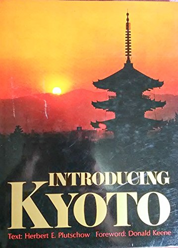Imagen de archivo de Introducing Kyoto a la venta por HPB-Ruby
