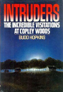 9785551898450: Intruders: The Incredible Visitations at Copley Woods