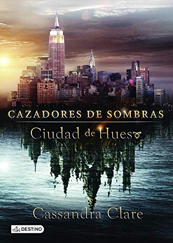 Stock image for Ciudad de Hueso, Cazadores de Sombras 1 : City of Bones (the Mortal Instruments 1) Movie Tie-In for sale by Better World Books: West
